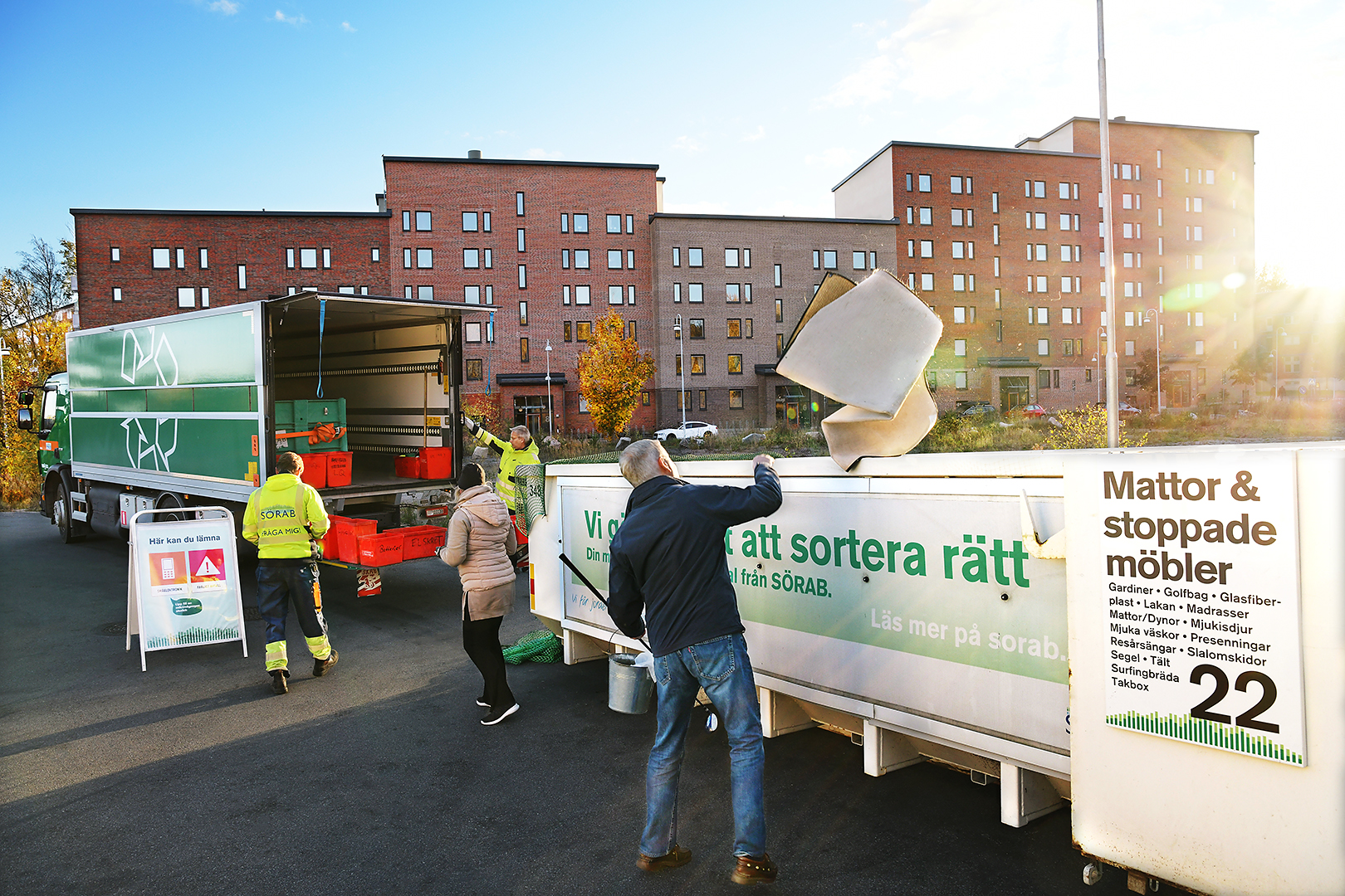 Mobil återvinningscentral, Täby Fotograf Peter Steen