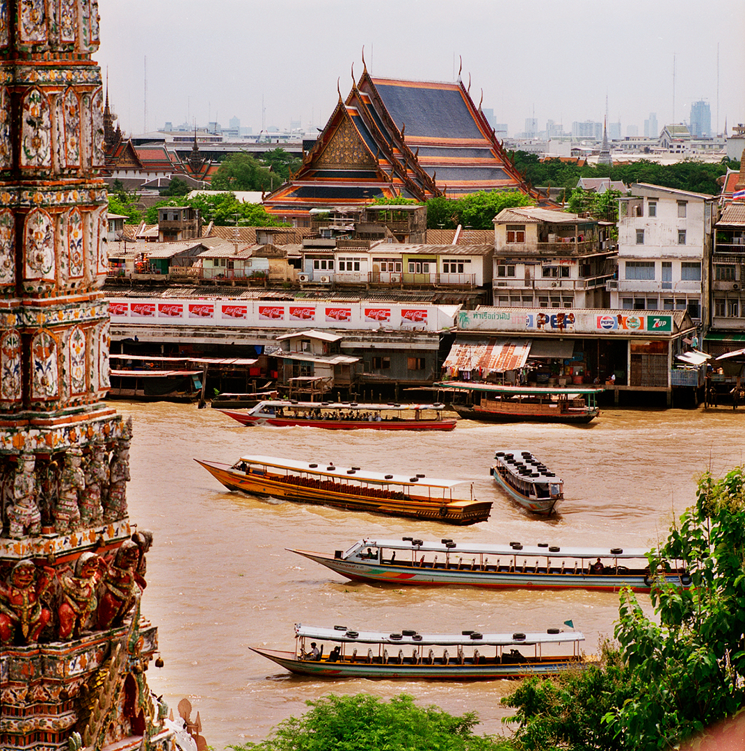 Persontransportbåtar Bangkok Thailand, Volvo Penta Fotograf Peter Steen