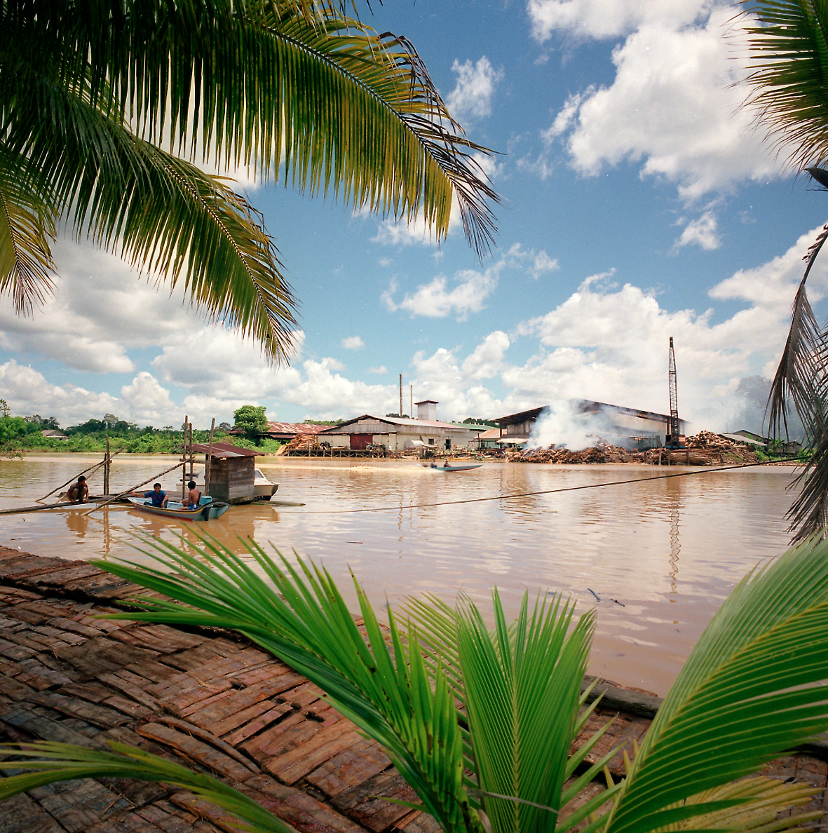 Sagogrynsfabrik Auxillary power Sarawak Borneo Malaysia, Volvo Penta Fotograf Peter Steen